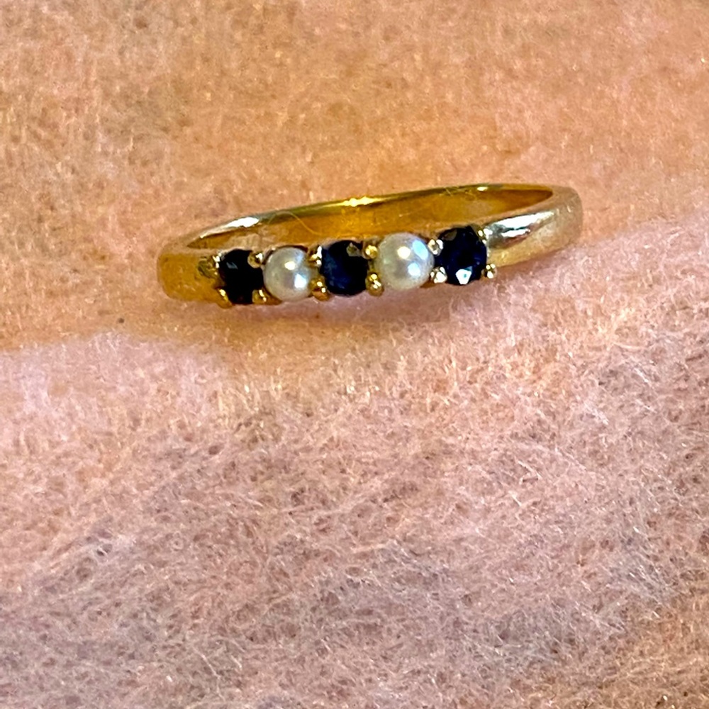 Sapphire & pearl 14k ring